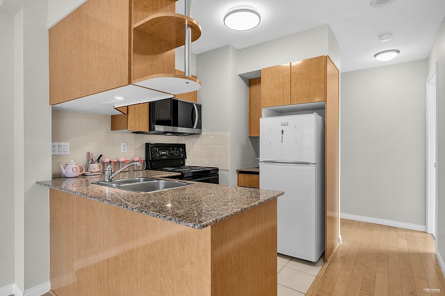 1608 1189 Howe Street