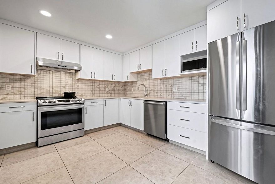 401 2015 BEACH AVENUE, Vancouver BC V6G 1Z3