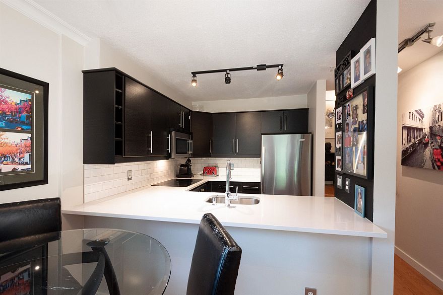 304 2250 W 3rd Avenue