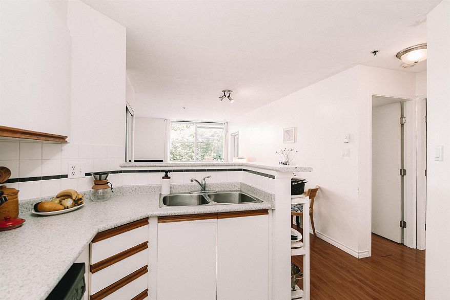 106 3168 Laurel Street