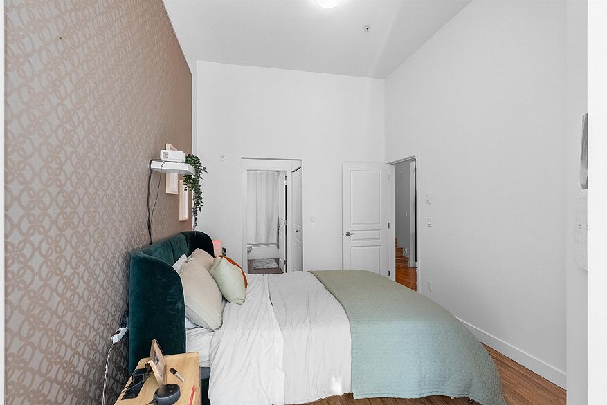 116 738 E 29th Avenue