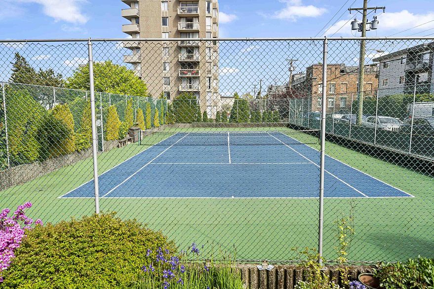 1003 2370 W 2nd Avenue