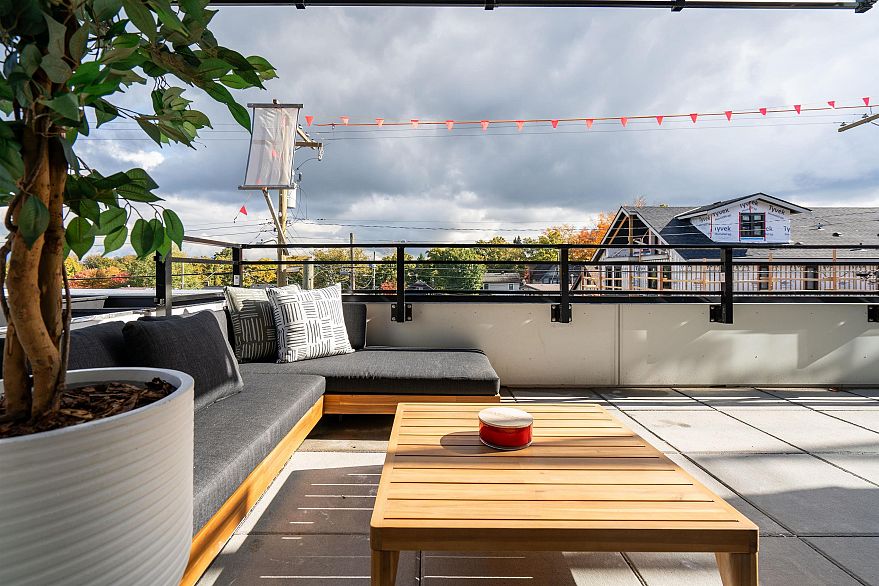 204 2419 Grant Street