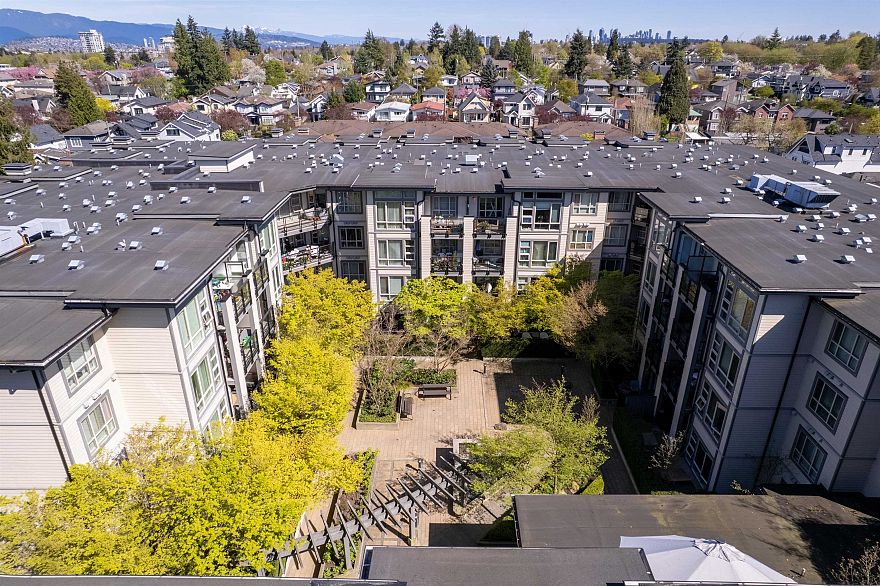 116 738 E 29th Avenue