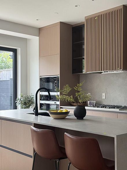 2 3460 W 14th Avenue