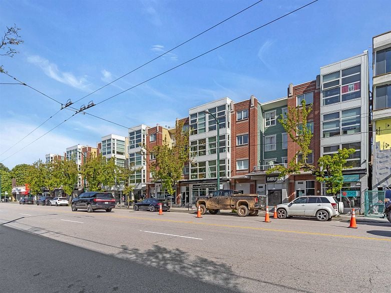 403 2929 W 4th Avenue