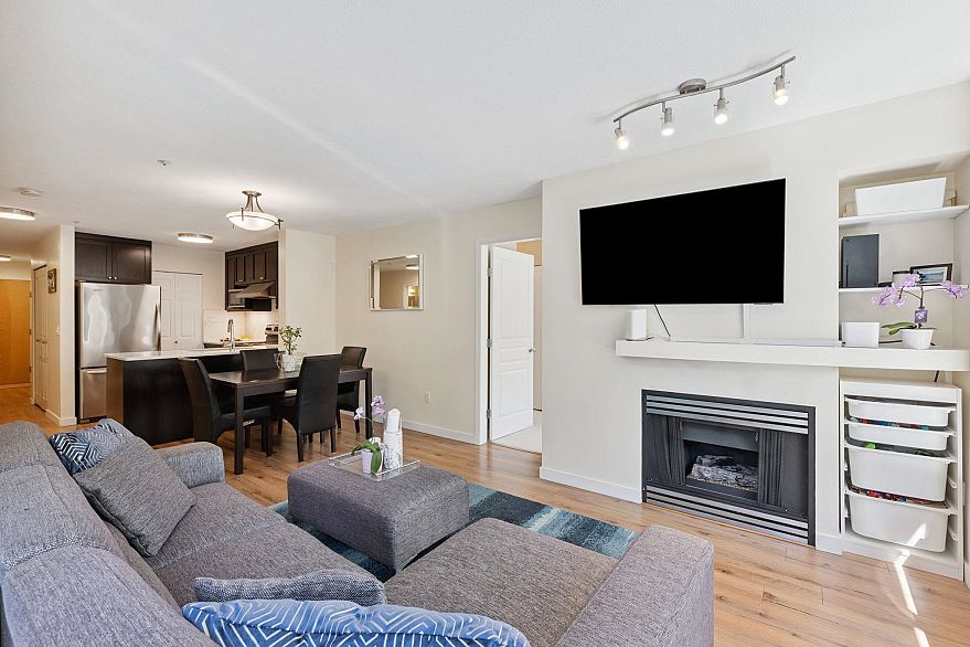 309 2288 Marstrand Avenue