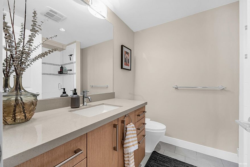 703 1833 Crowe Street