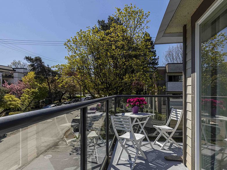 12 2223 Prince Edward Street