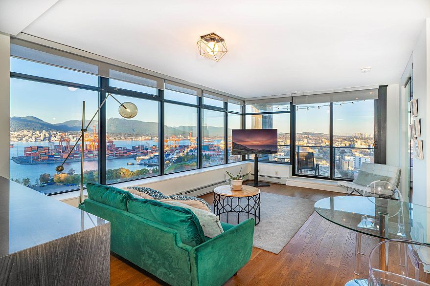 2401 108 W Cordova Street