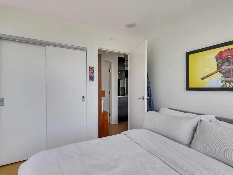 912 1325 Rolston Street