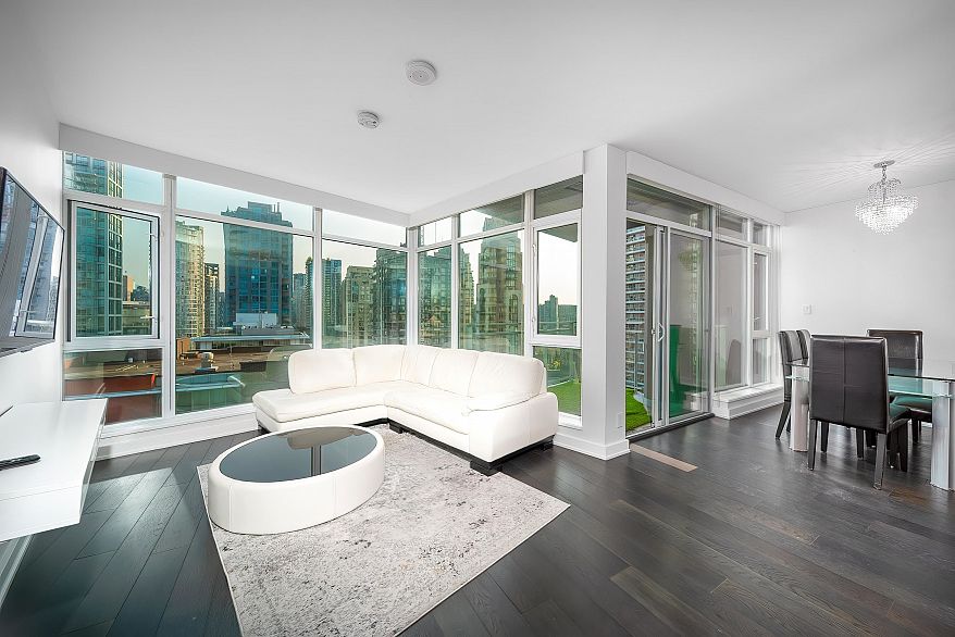 1805 1372 Seymour Street