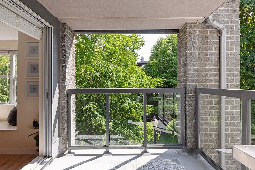 309 2288 Marstrand Avenue