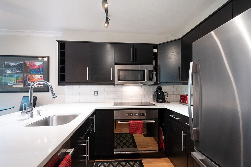 304 2250 W 3rd Avenue