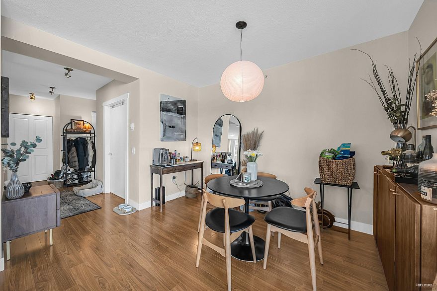 703 1833 Crowe Street