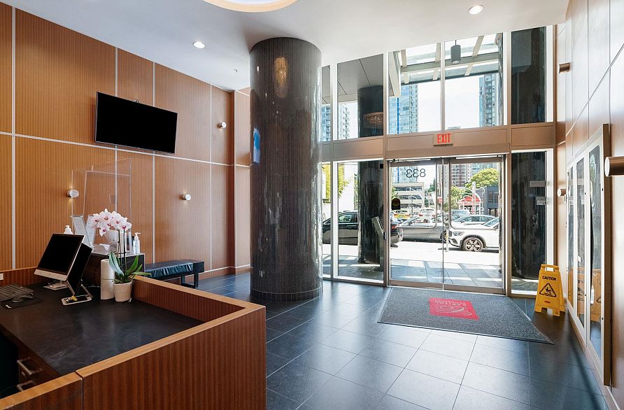 714 833 Seymour Street