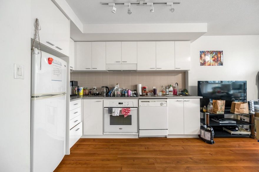 2307 668 Citadel Parade