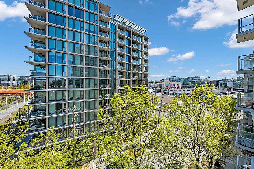 703 1833 Crowe Street