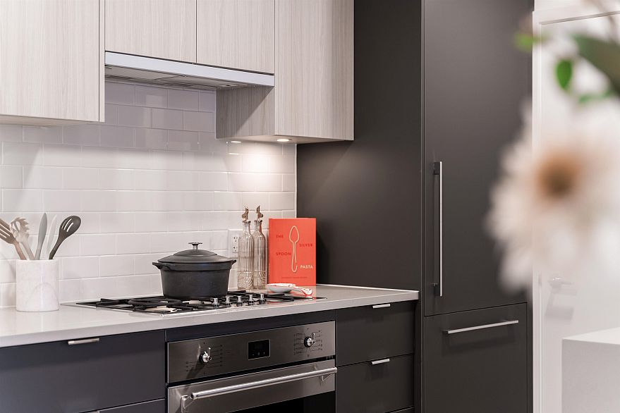 204 2419 Grant Street