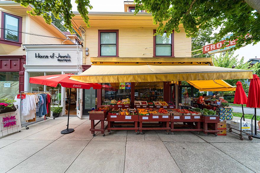 209 1550 Barclay Street