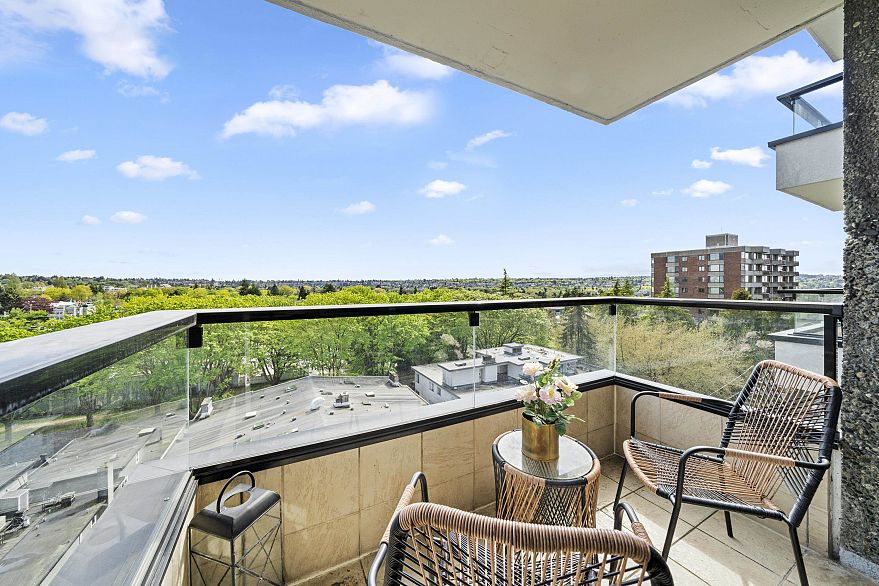 1003 2370 W 2nd Avenue