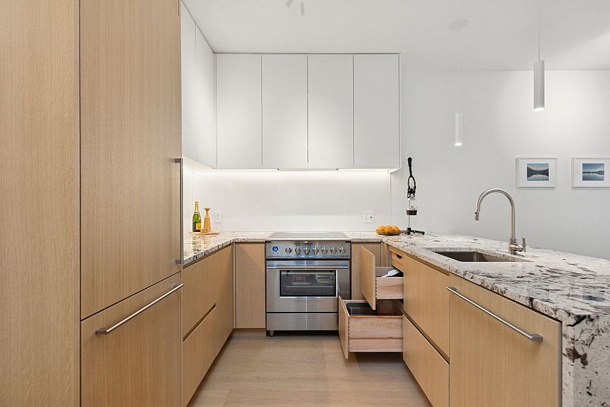 302 1388 Nelson Street