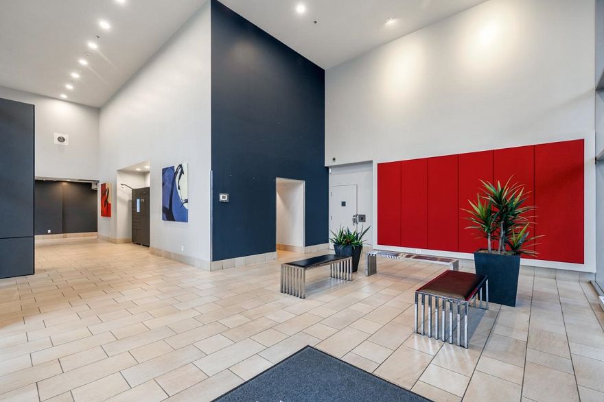 2307 668 Citadel Parade