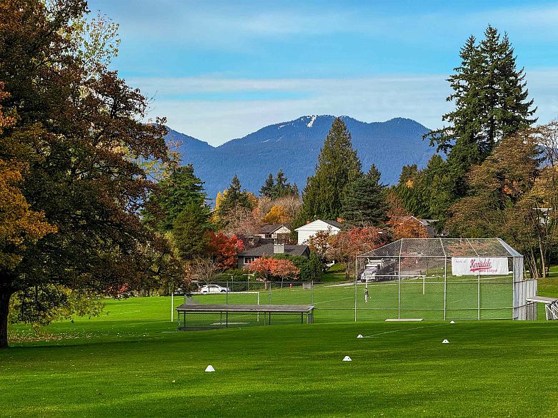 209 2140 Briar Avenue