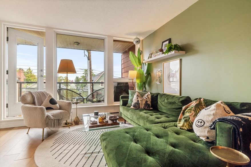 313 2636 E Hastings Street