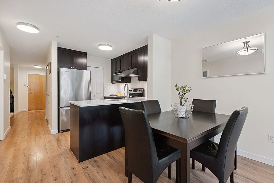 309 2288 Marstrand Avenue