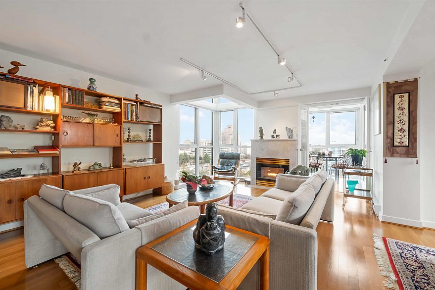 PH2B 2988 Alder Street