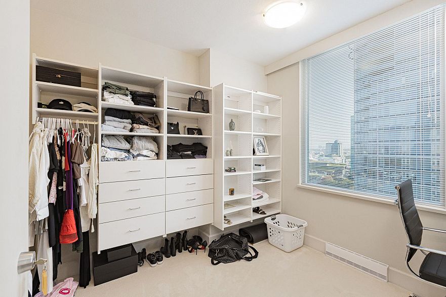 2302 323 Jervis Street