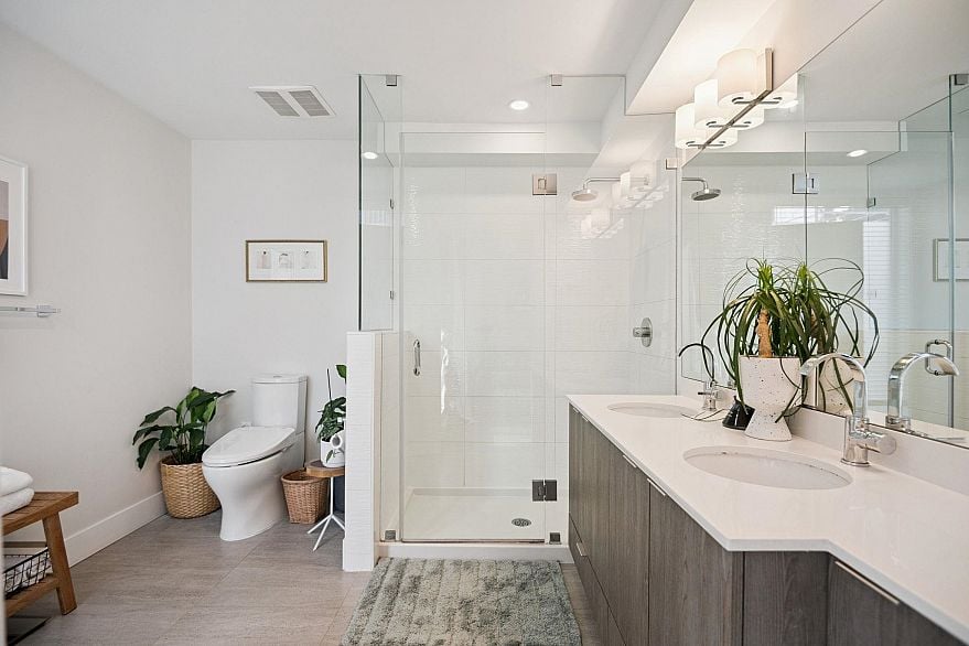 13 531 East 16th Avenue