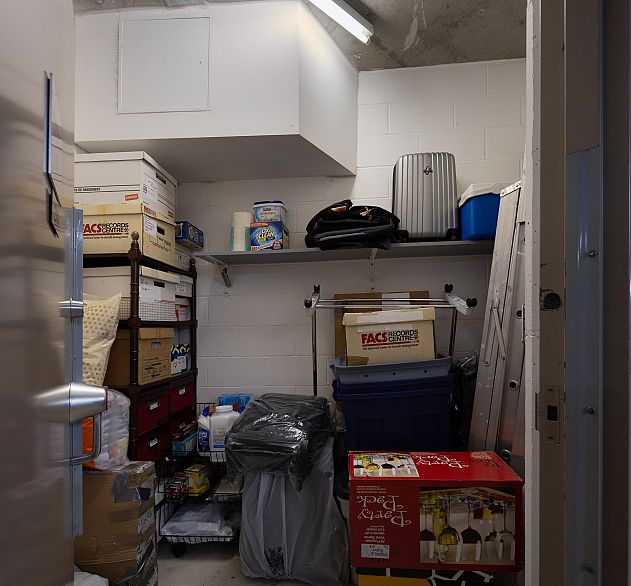 401 988 Richards Street