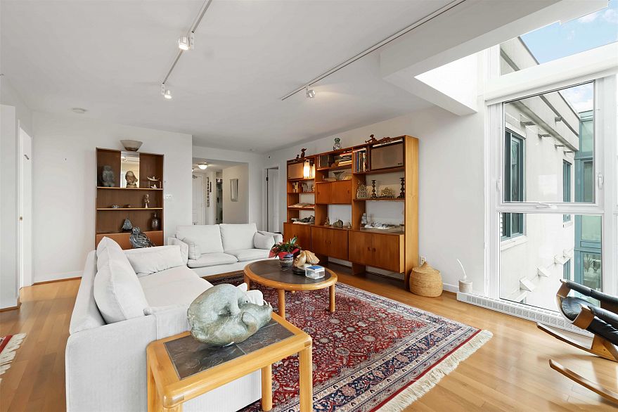 PH2B 2988 Alder Street