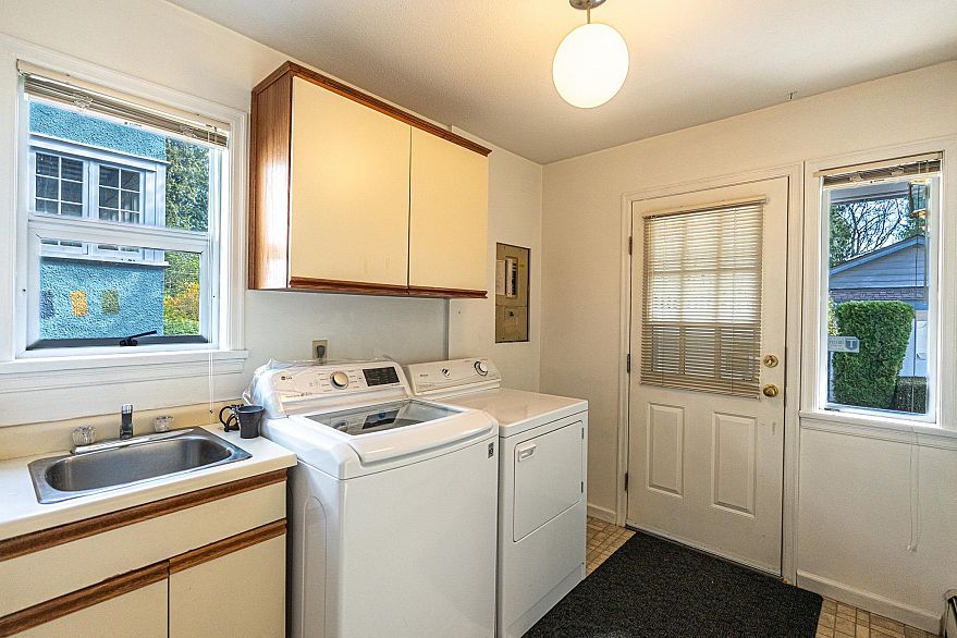 6056 Trafalgar Street