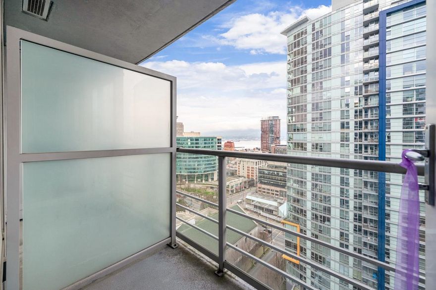 2307 668 Citadel Parade