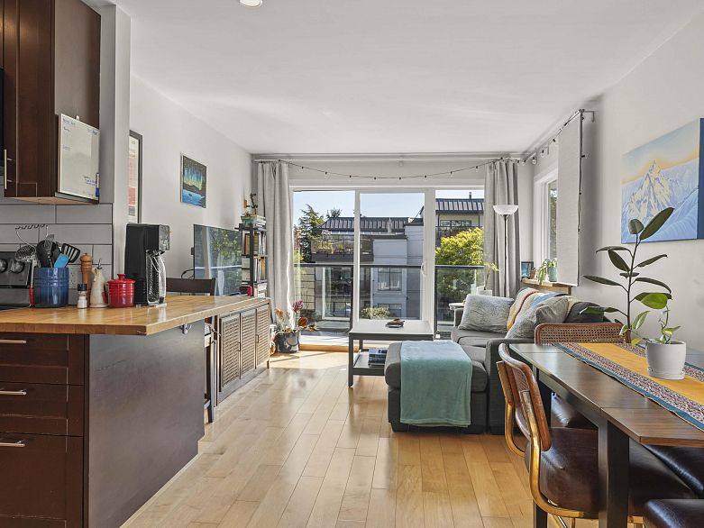 12 2223 Prince Edward Street