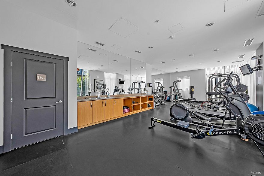 703 1833 Crowe Street