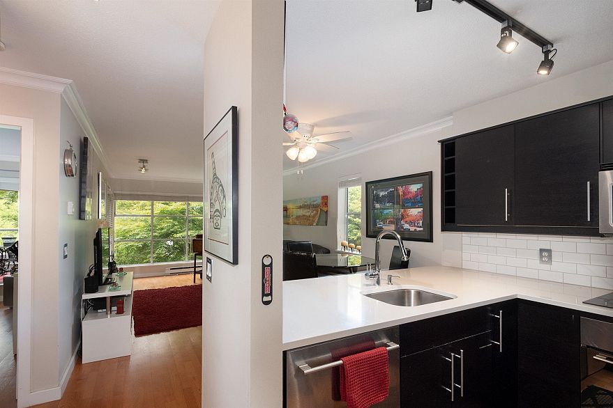 304 2250 W 3rd Avenue