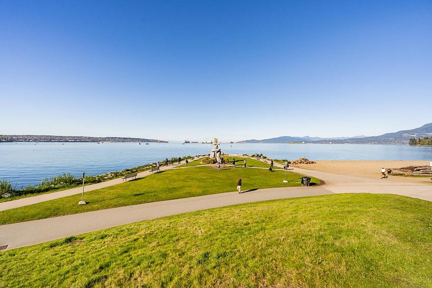 #208 1355 Harwood Street