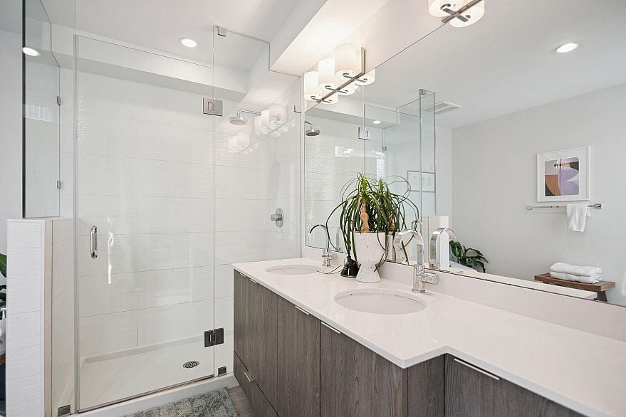 13 531 East 16th Avenue