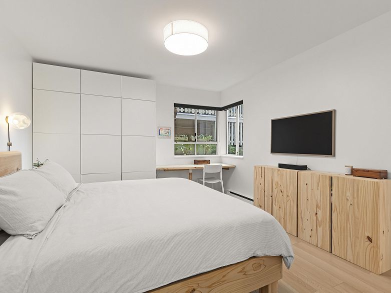 116 1890 W 6th Avenue