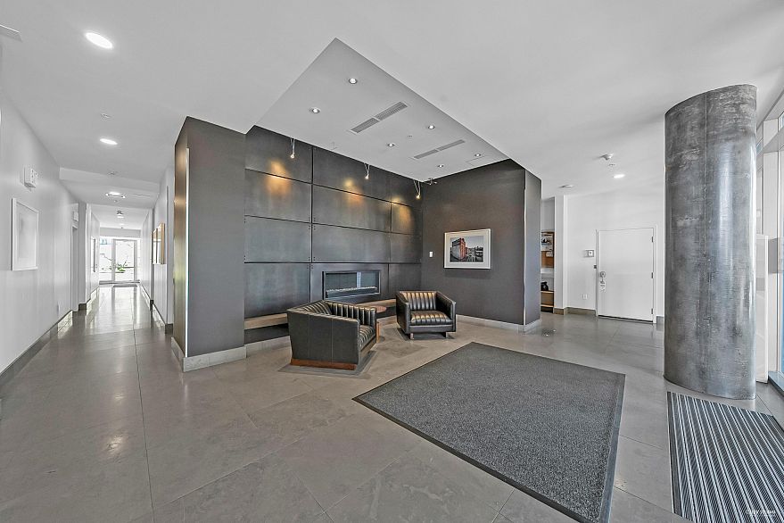 703 1833 Crowe Street