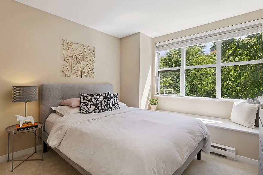 309 2288 Marstrand Avenue