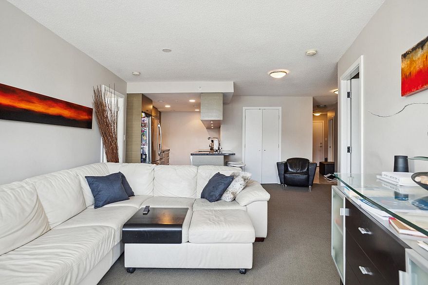 714 833 Seymour Street