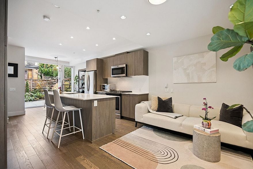 13 531 East 16th Avenue