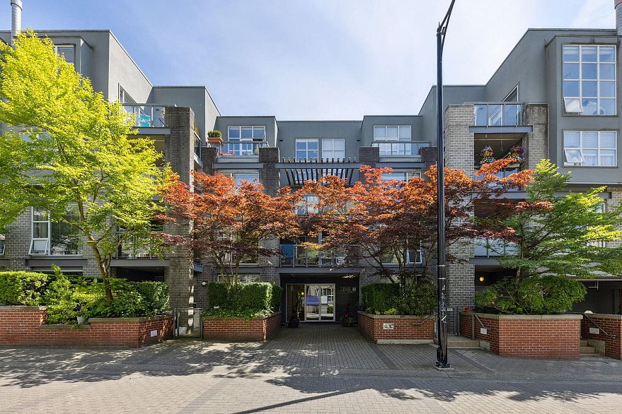 309 2288 Marstrand Avenue