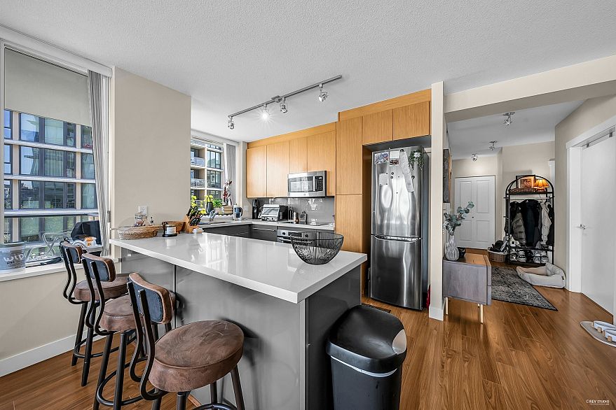 703 1833 Crowe Street