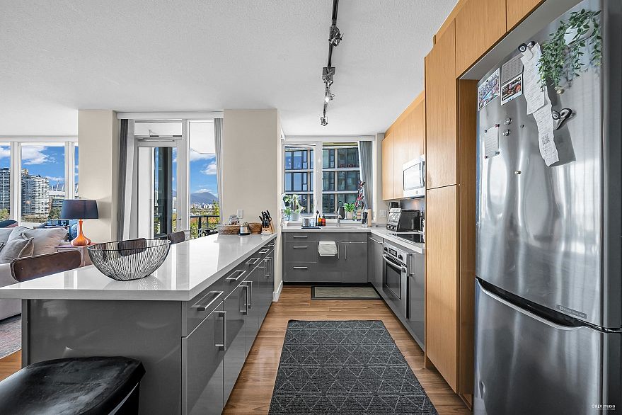 703 1833 Crowe Street